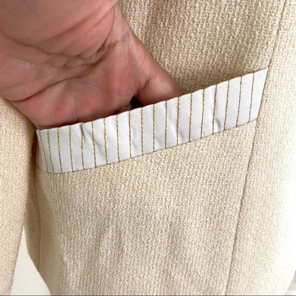 VINTAGE ALBERT NIPON BLAZER
JACKET STRUCTURED IVORY CREAM BEIGE WOOL BLEND SZ 4 - Picture 6 of 14